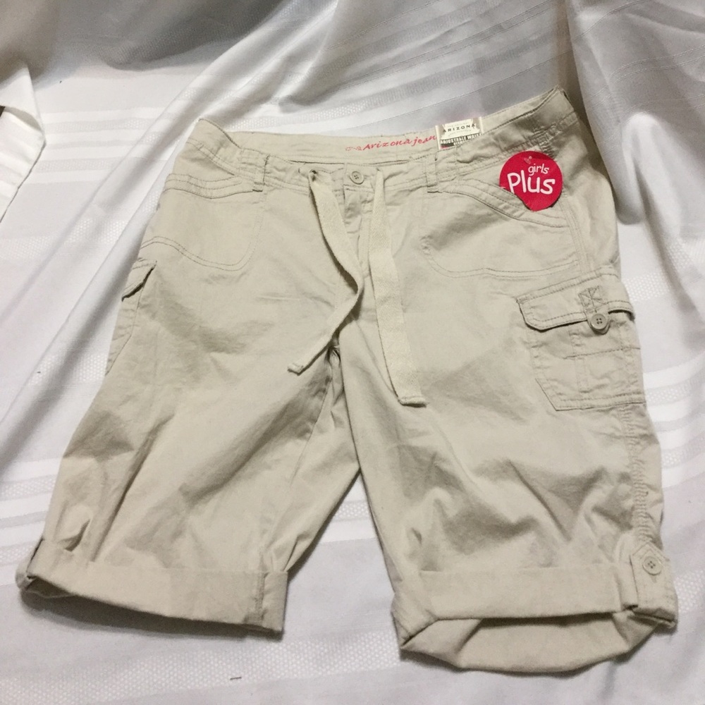 4 for $20.  NWT Girls 18 1/2 Plus Bermuda Shorts